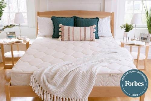 Spindle 10 inch organic latex mattress, GOLS certified, no chemical flame retardants