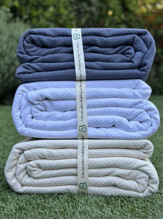 Sleep and Beyond honeycomb jacquard blanket GOTS certified organic cotton snag resistant pet friendly year round